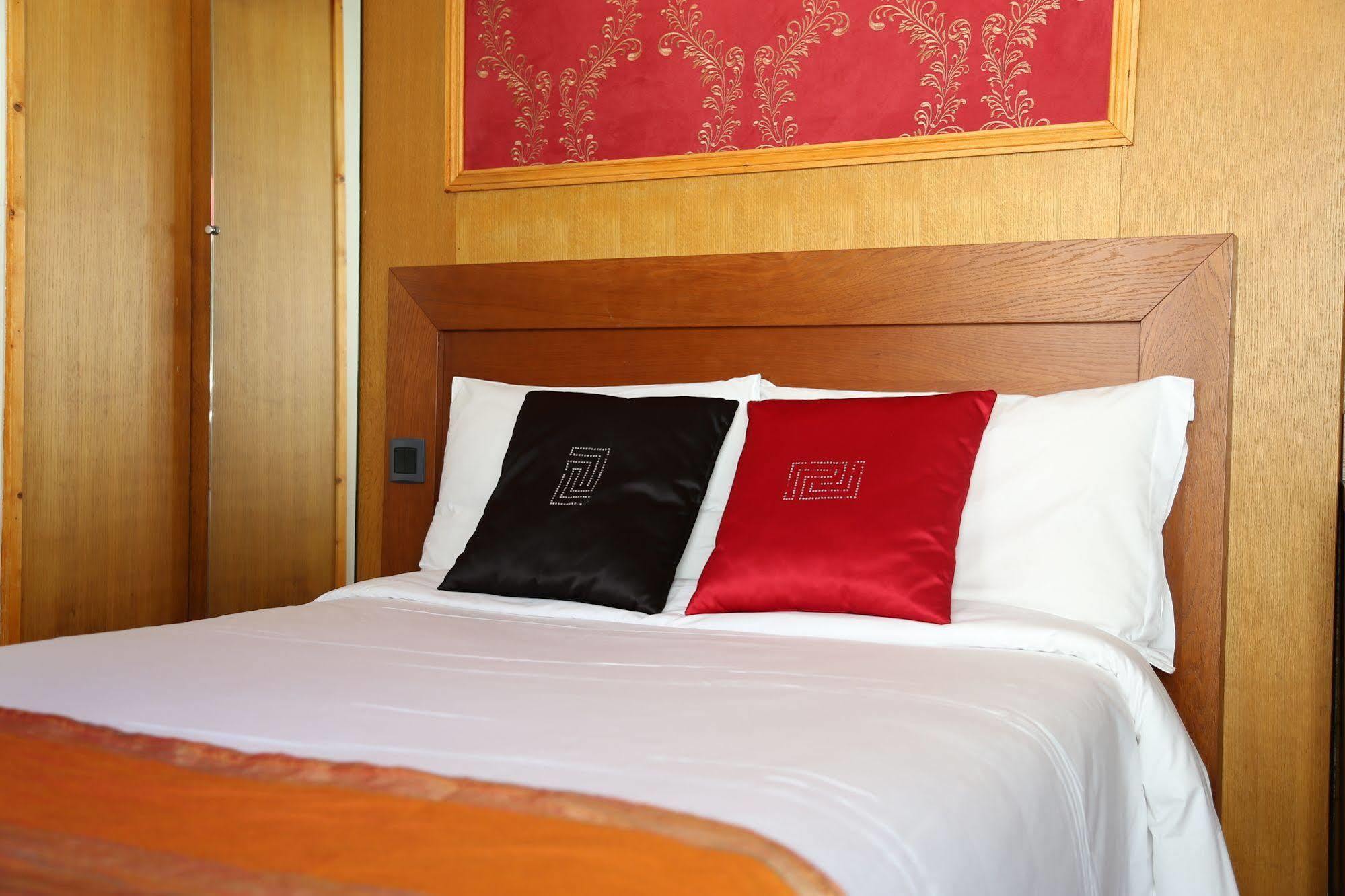 Hotel Princesse Isabelle Puteaux Luaran gambar