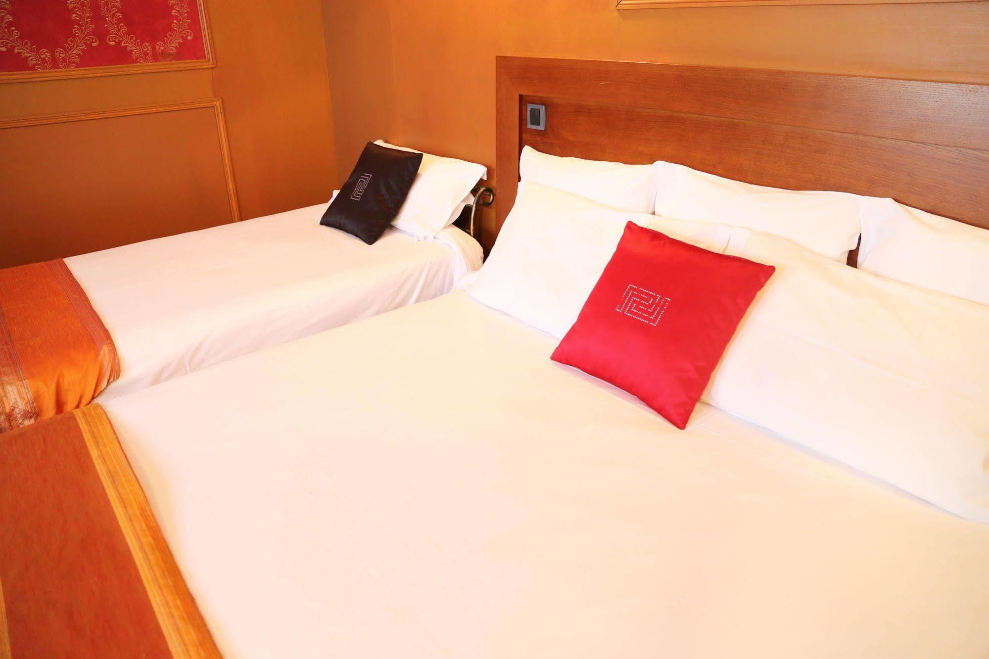 Hotel Princesse Isabelle Puteaux Luaran gambar