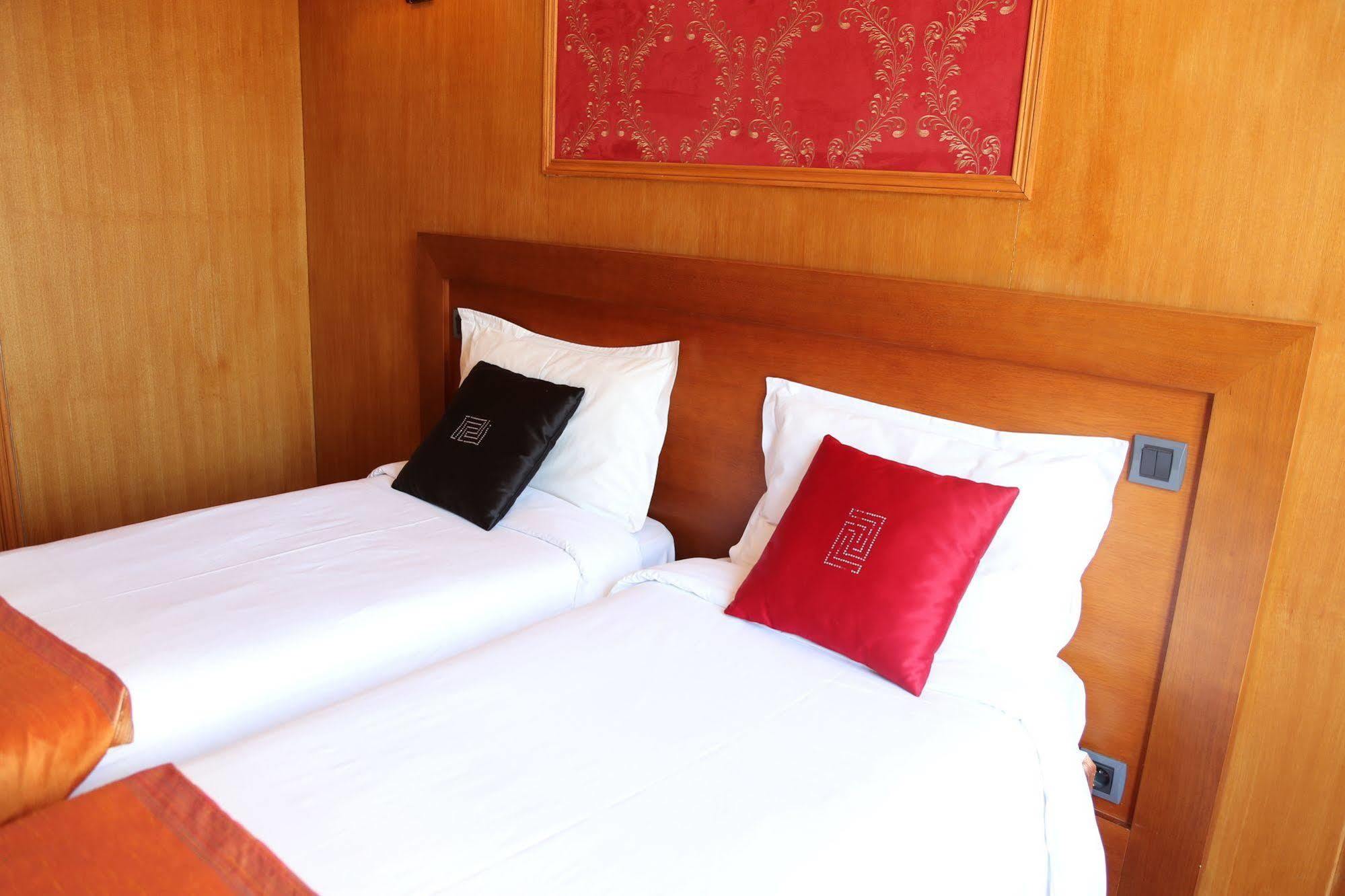 Hotel Princesse Isabelle Puteaux Luaran gambar